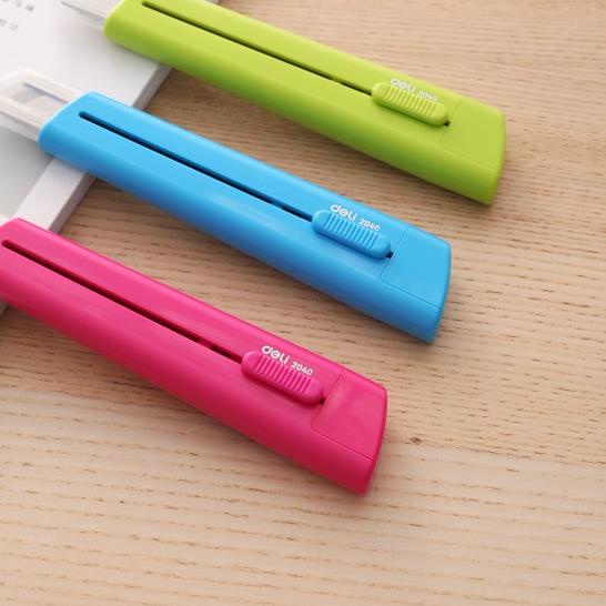 

™ Deli E2040 Modern Big Cutter / Cutter Besar Warna Random - Hijau ♣