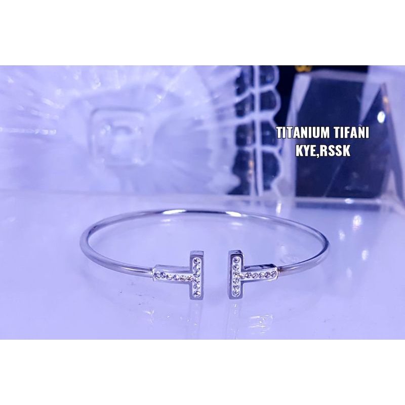 gelang Tifani Titanium,tidak luntur, asli Titanium,aman dipakai mandi