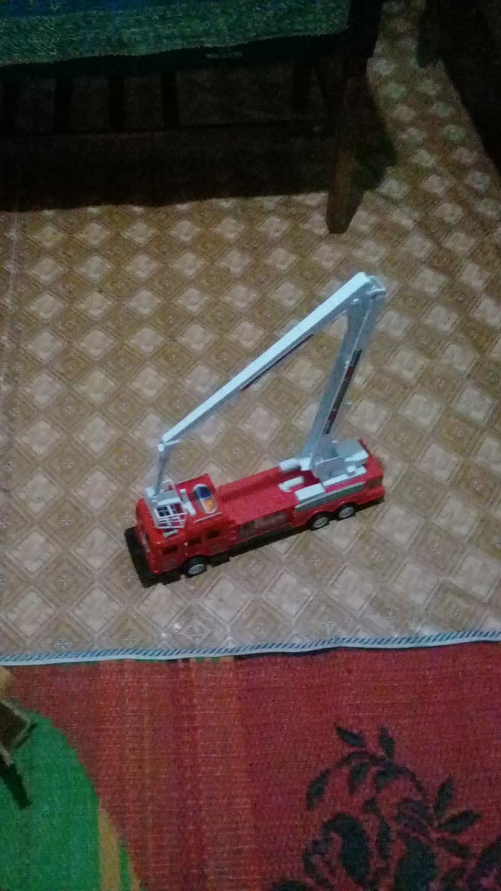 Mainan Truk Damkar Pemadam Kebakaran Dengan Tangga Katrol Ftw350