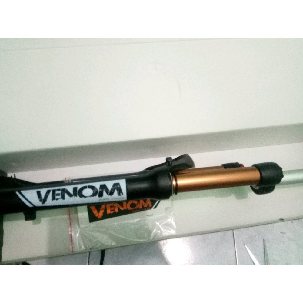 SALE fork air venom travel 140