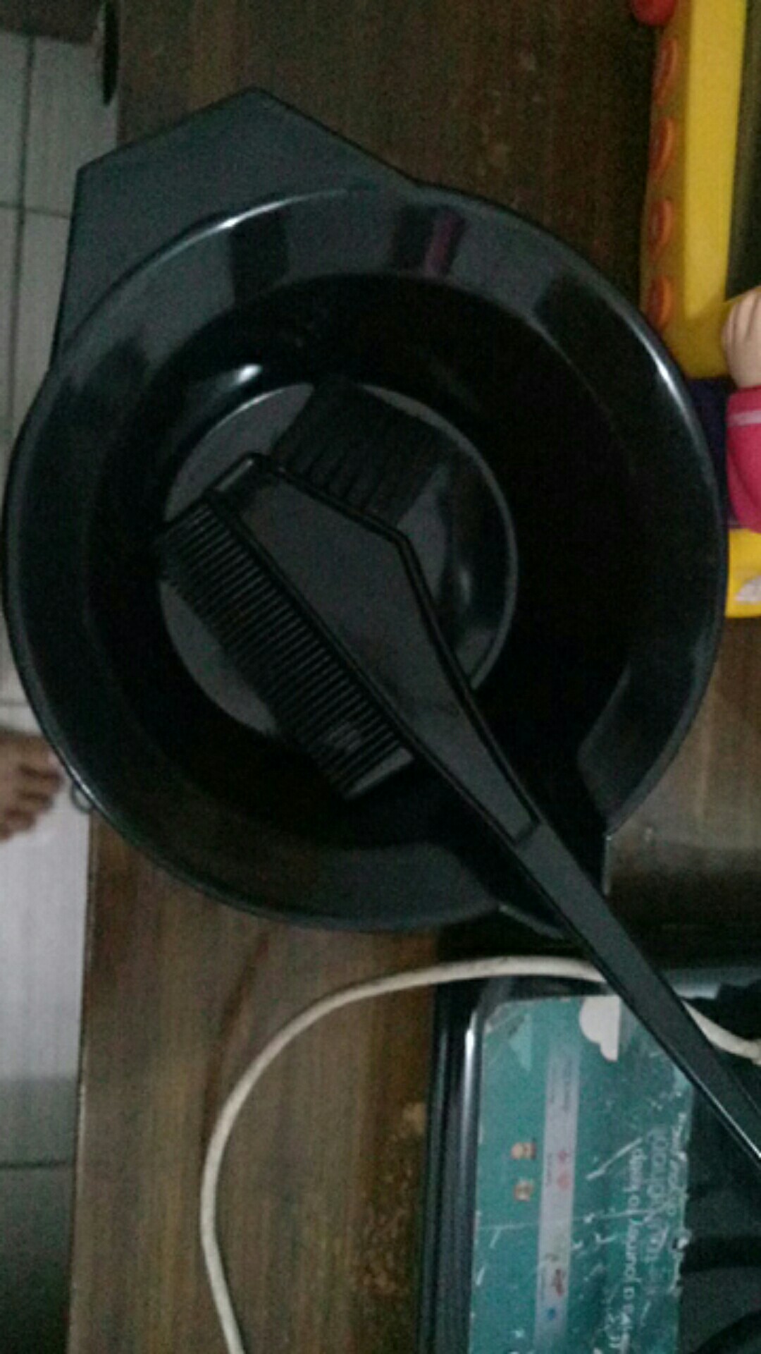 Mangkok Dan Sisir Koas Cat Free Sarung Tangan Plastiik 1pasang.
