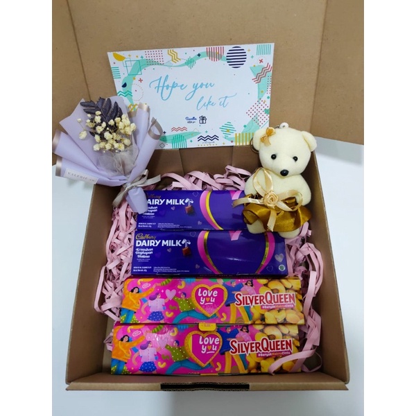 

Fiscella Adria - Paket A - Hampers Valentine Kado Ulang Tahun Wanita