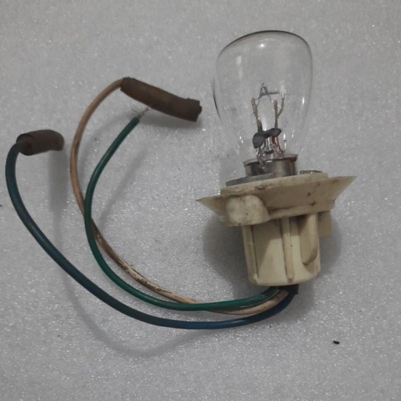 SOCKET FITTING DAN LAMPU DEPAN 6 V 35 WATT MERK STANLEY ORI CB 100 WIN SECOND YAMAHA SUZUKI HONDA