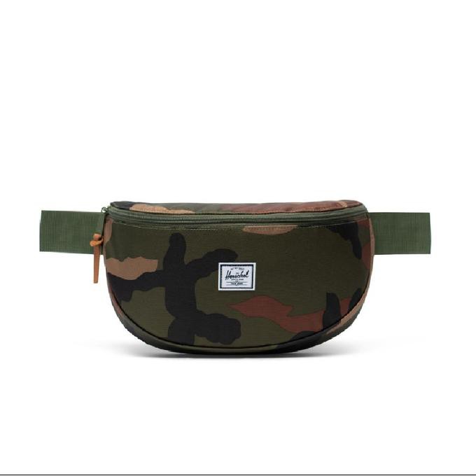 Pengiriman Cepat waistbag pria..> Herschel Sixteen Hip Pack - Woodland Camo BARANG BAGUS