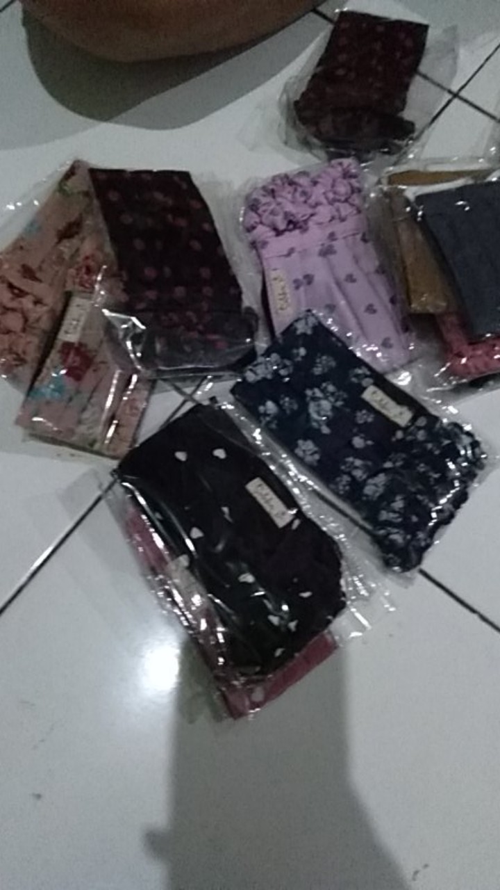 Masker Hijab Motif Polka Love 2ply Tali Serut