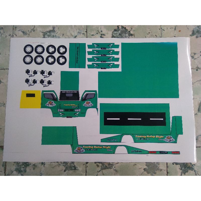 Lembaran PaperCraft Truk Towing Balap Style Reborn Ukuran Mini P.24cm L.5,5cm T.7cm