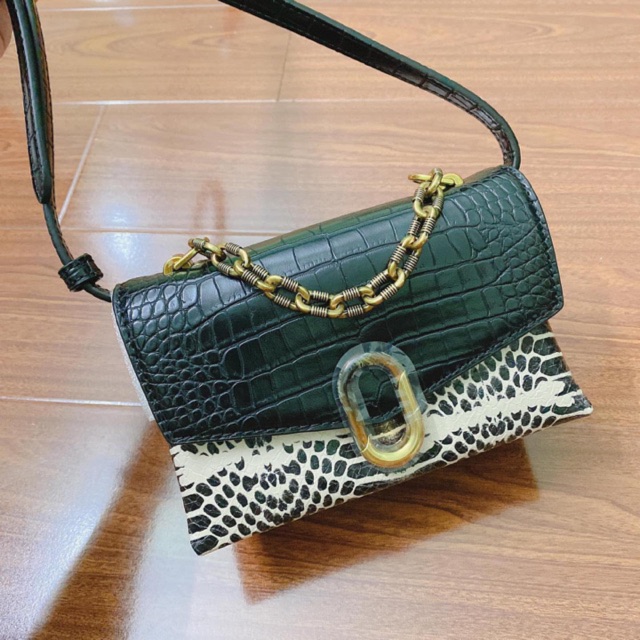 Chunky Chain Strap Trapeze Bag