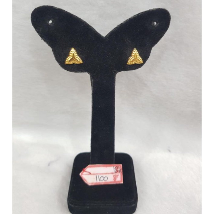 GW423L262L giwang tusuk model segitiga tiga berlian mitsubishi emas kuning asli berat 1.100 kadar 18