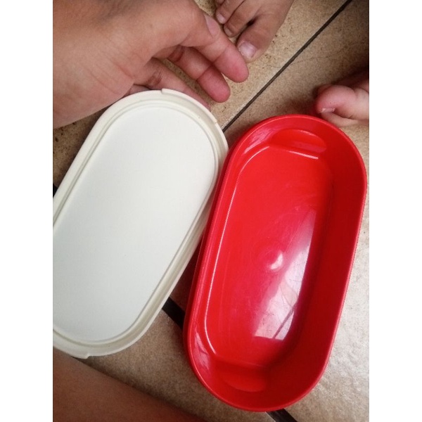 SEKEN  TUPPERWARE TEMPAT MAKAN KECIL PANJANG