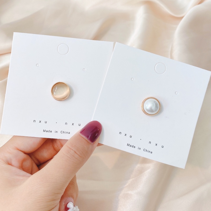 Bros Magnetik Aksen Mutiara Imitasi Untuk Wanita