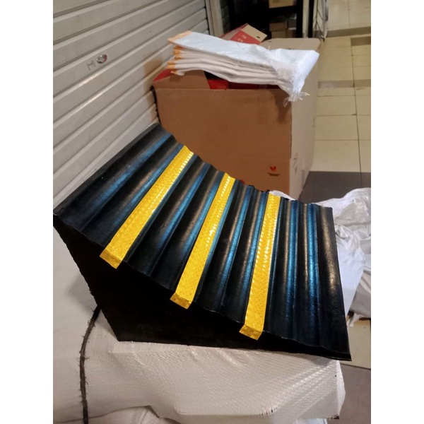 WHEEL STOPPER CHOCK BESAR/PENGGANJAL BAN MOBIL BESAR