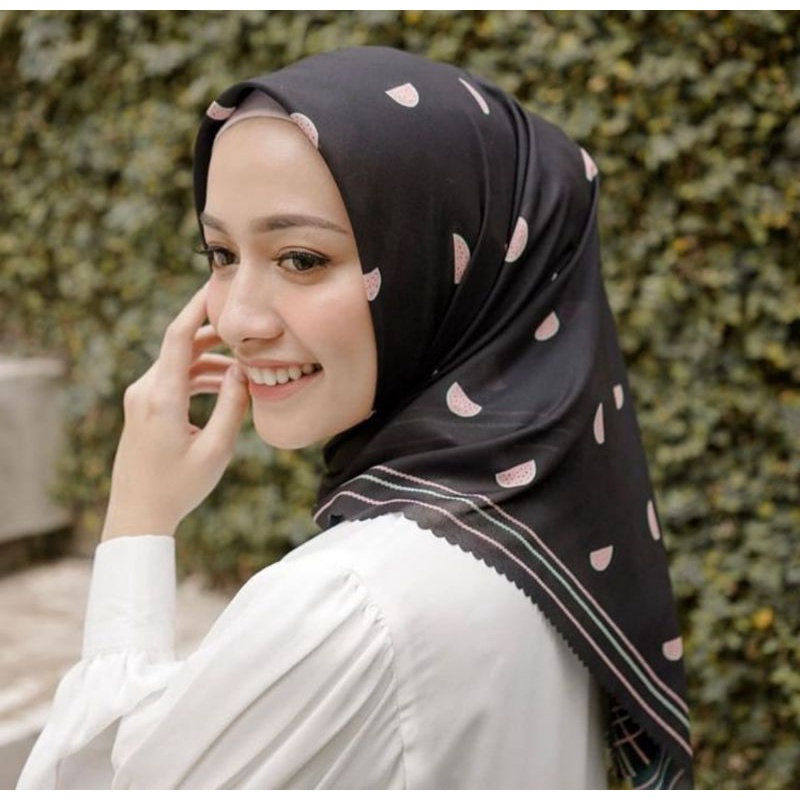 vanilla hijab preloved ceria scarf