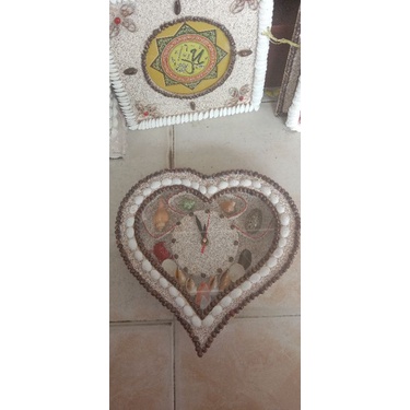 hiasan dinding dari kerang