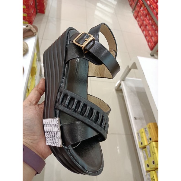 sepatu sendal wedges peter keiza