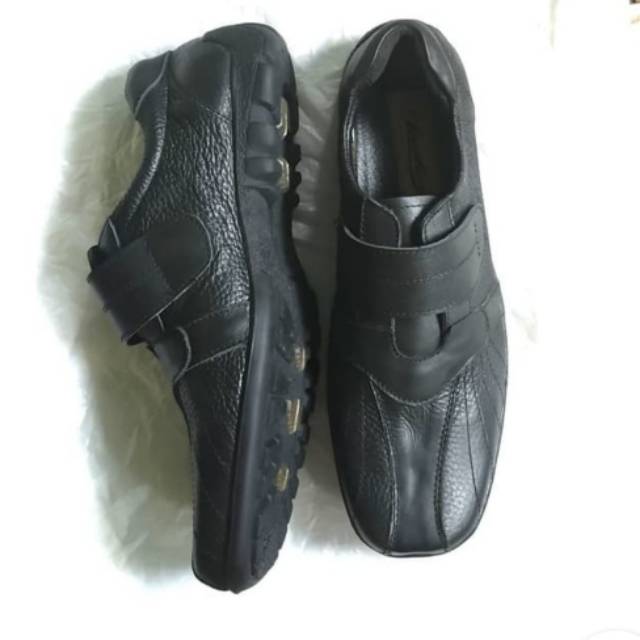 Sepatu kulit merk yudio ukuran 43