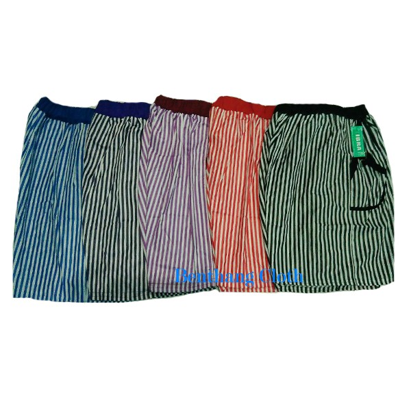 Celana Pendek Wanita Motif Garis Salur Short Pants