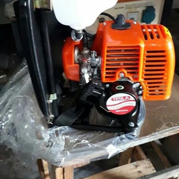 Mesin Potong Rumput Tesla BG 328