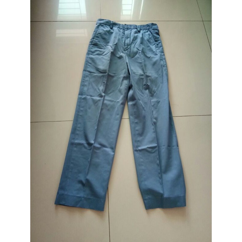 celana sekolah SMA bekas pakai masih bagus