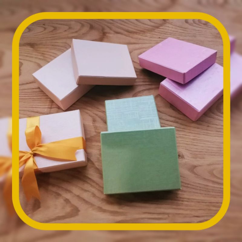 

Gift Box / Kotak Kado /. 8x10x3 cm