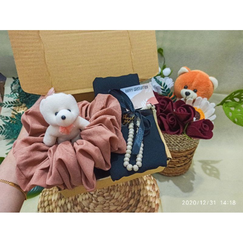 HAMPERS JILBAB KADO WISUDA HAMPERS HIJAB KADO ULTAH BOX GIFT KADO ULTAH HAMPERS WISUDA