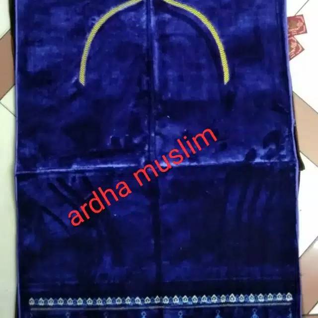 Sajadah Turkey bludru polos motif embose banyak warna