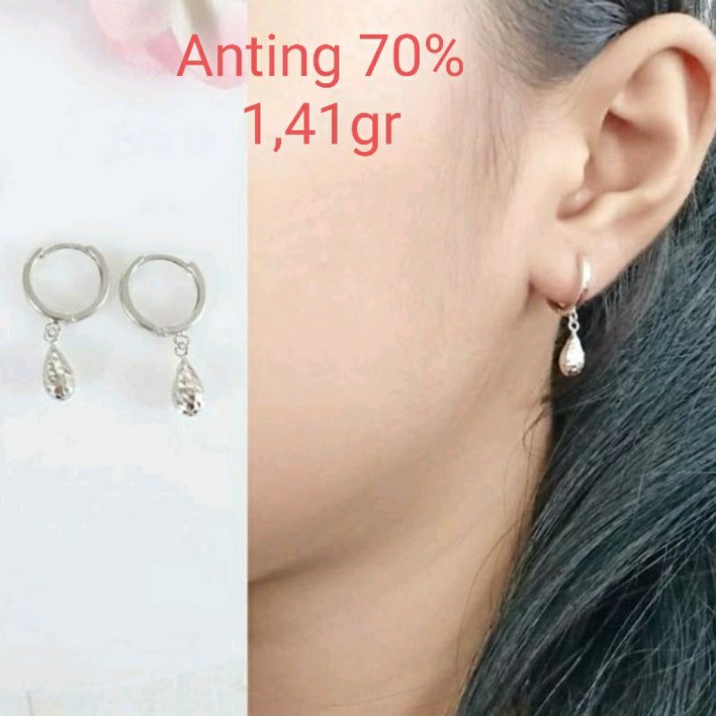 Anting emas kadar 700 berat 1,41gr