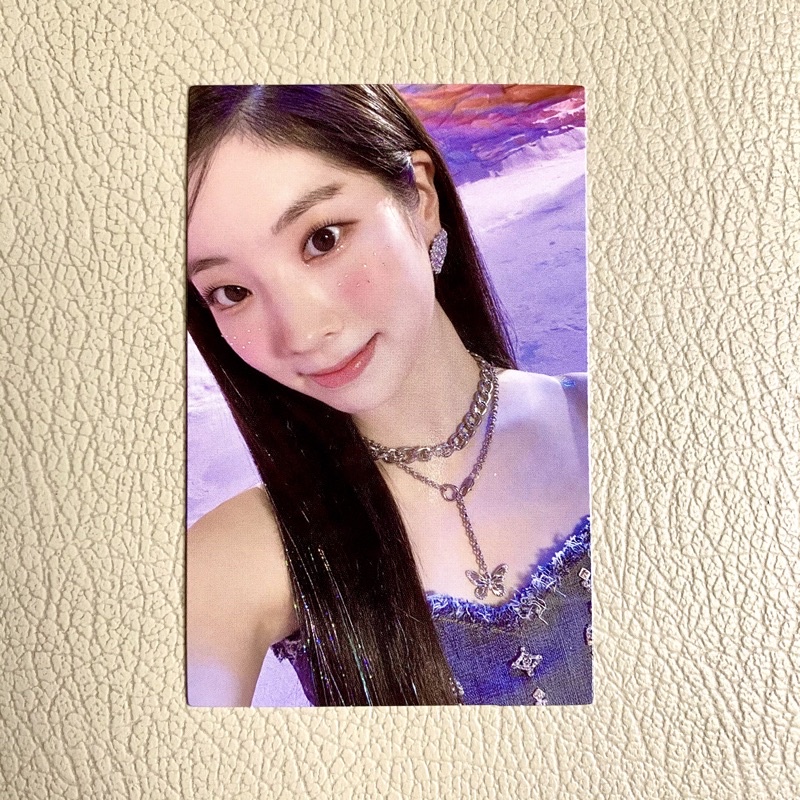 [BOOKED] TWICE DAHYUN PC — eyes wide open ewo jeans photocard