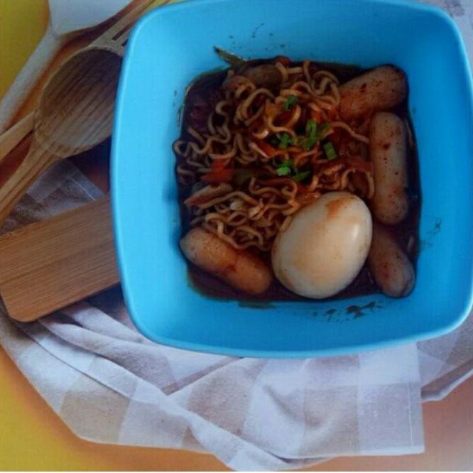 

JY7✦ Raboki Telur Instan / Siap Saji Halal Di Kirim Dari Depok Via Grab / Gosend Trend