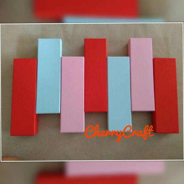  Kotak  Kado  Ukuran 22x6x3 cm cover luar dalam Shopee 