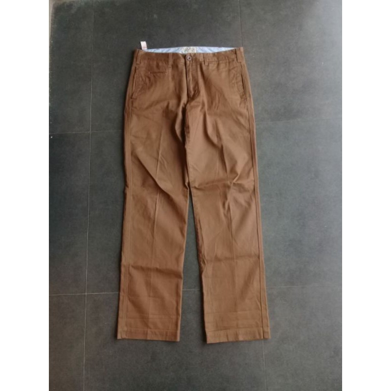 Chino junred brow