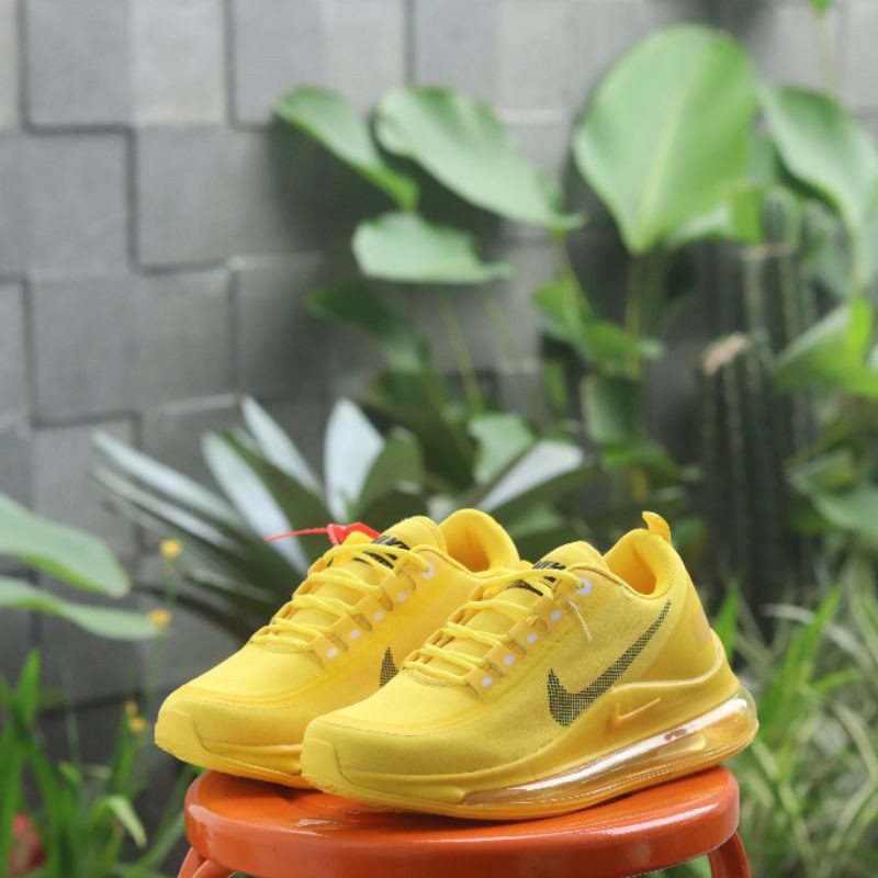 SEPATU SNEAKER WANITA NIKE AIR MAX 720 SHIELD SIZE 36-40