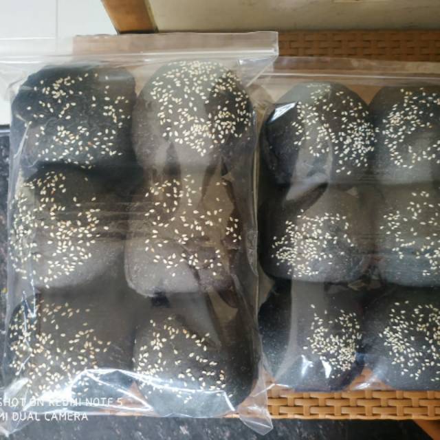 Burger Hitam / Black Burger diameter 10cm