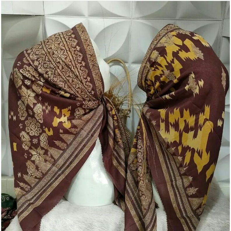 Hijab voal motif songket