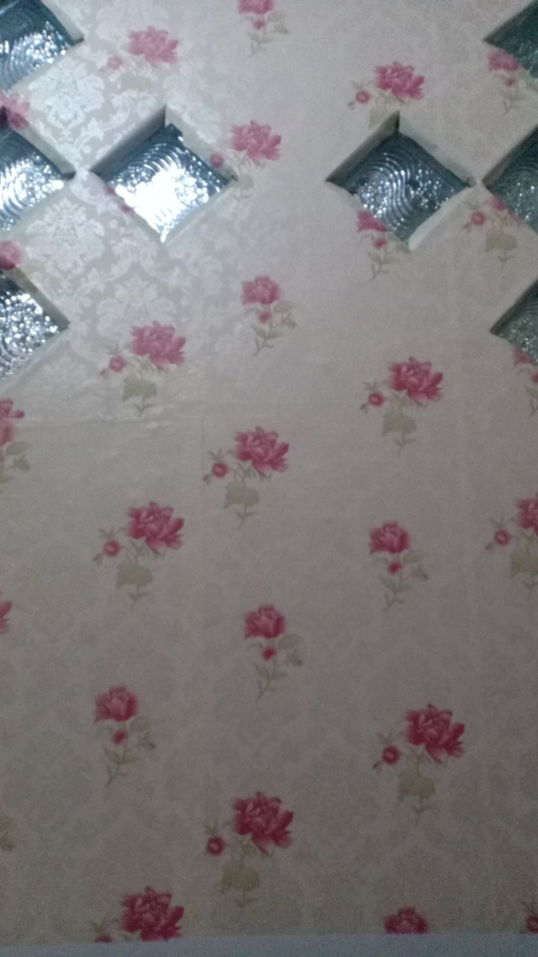 Wallpaper Dinding Bunga Kilap Pink