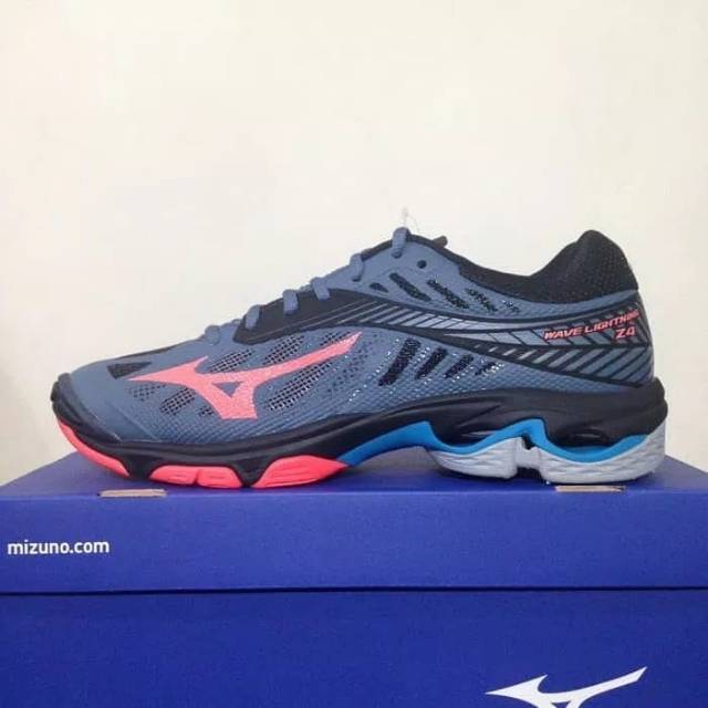 harga sepatu mizuno wave lightning z4