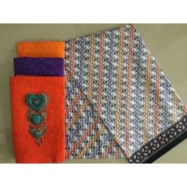 set kain batik dan embos