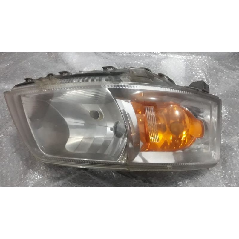HEAD LAMP SUZUKI APV TAHUN 2005 - KANAN