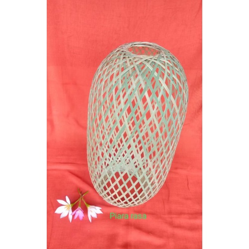 anyaman bambu lampion