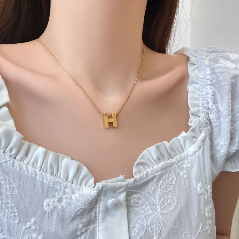 Kalung Titanium Wanita Anti Karat Simple Liontin Huruf H Necklace Emas 18k Aksesoris Korean Style COD