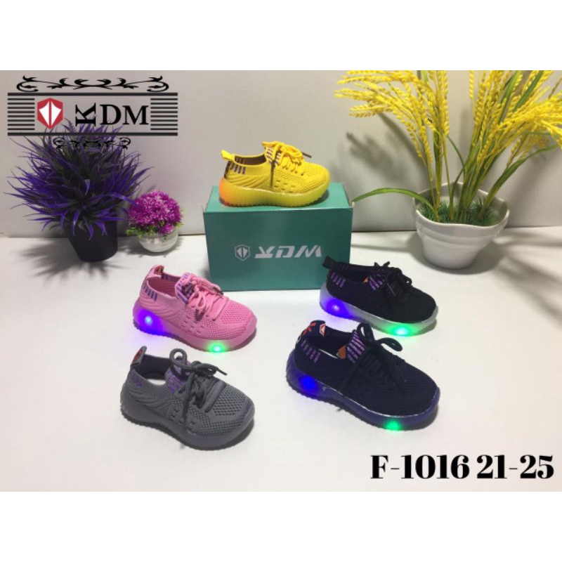 sepatu baby sepatu lucu sepatu balita sepatu lampu 21-25  baby balita batita sepatu anak import