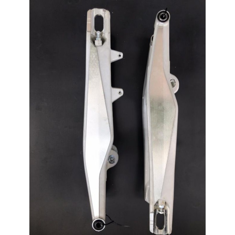 Swing Arm Alumunium pnp KTM 250 Replika Ori OEM untuk ke KLX Harus modif lagi