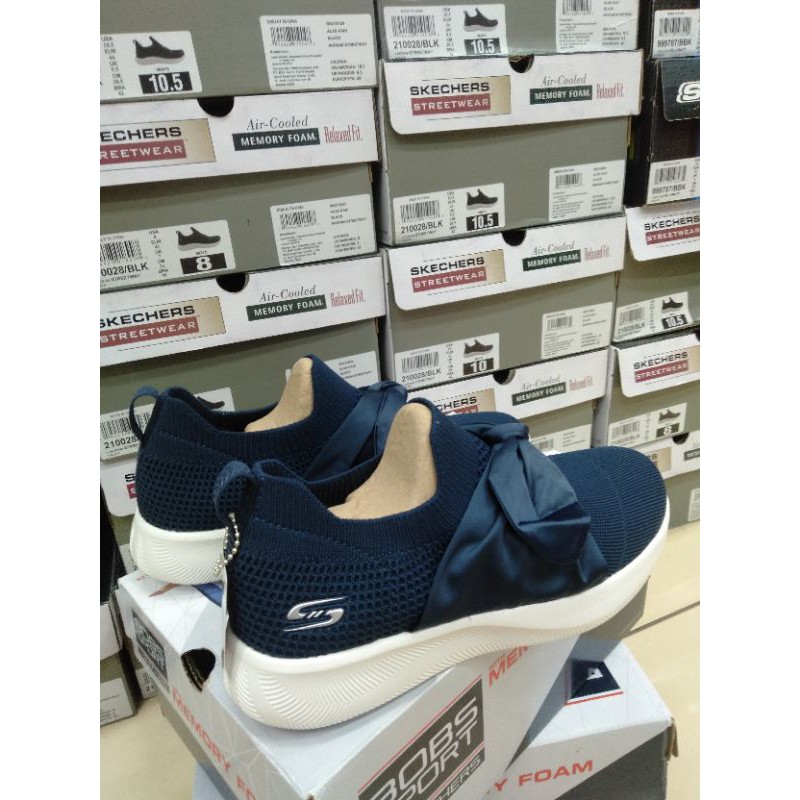 Sepatu Skechers Memory Foam Wanita