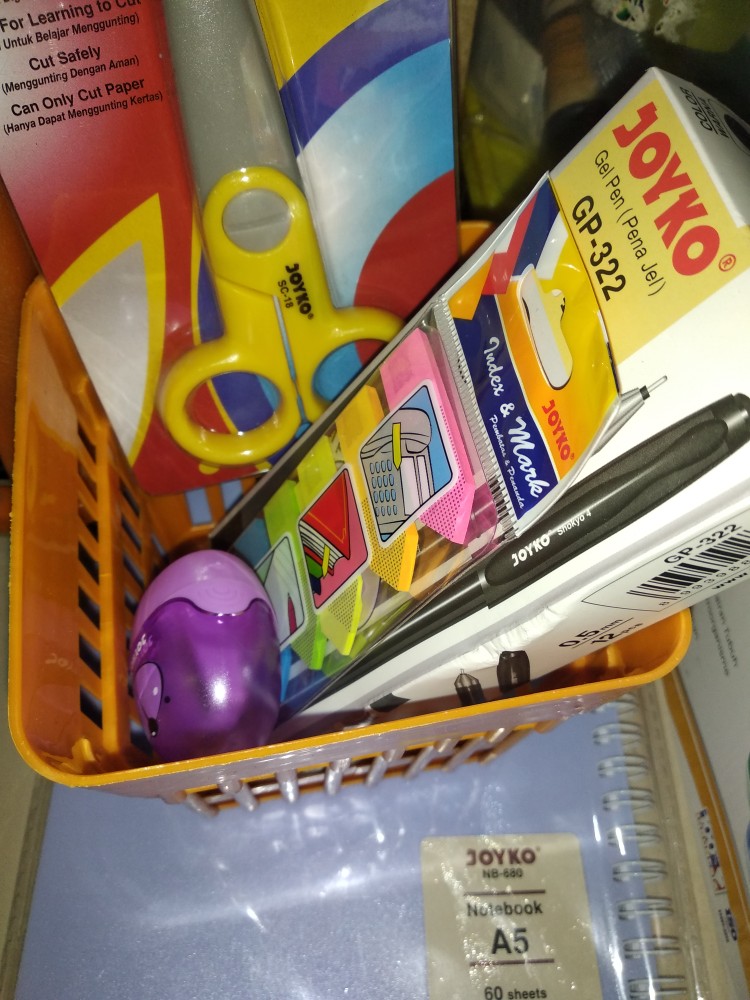 Desk Set Plastic / Pen Holder Plastik / Tempat Alat Tulis Keranjang Plastik