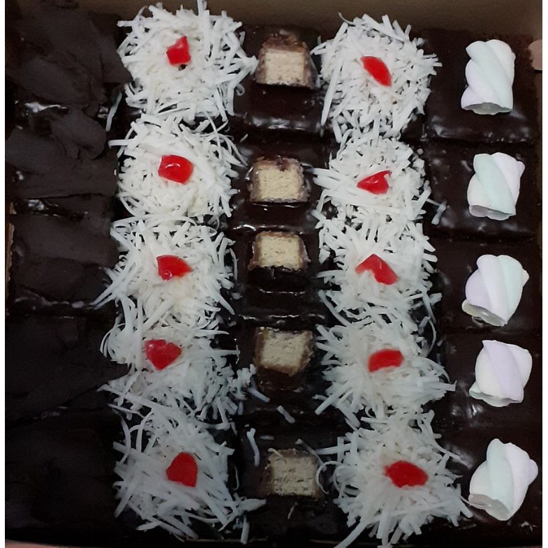 

brownies nyoklat isi 25pcs