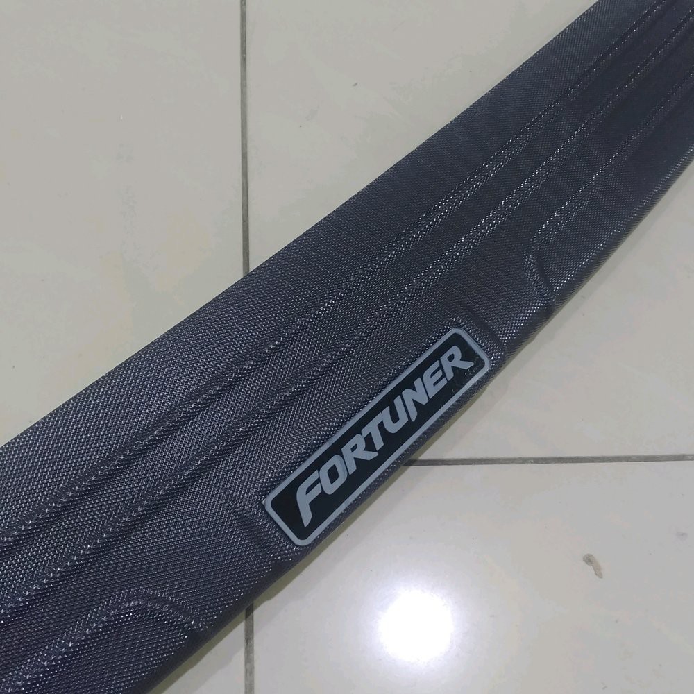 sill plate silplate PINTU BAGASI BELAKANG toyota fortuner 2005 sampai 2015 plastik tempel 2006 2007 2008 2009 2010 2011 2012 2013 2014 tipe e g vnt trd diesel