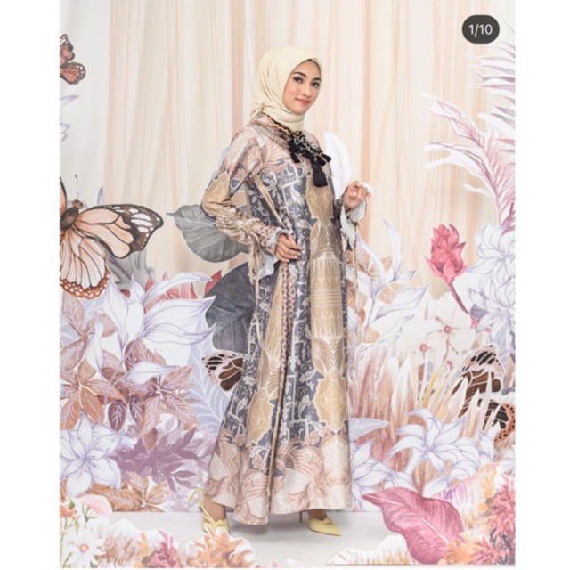Russel Dress GOLD LAND L JULANG SERIES WEARING KLAMBY
