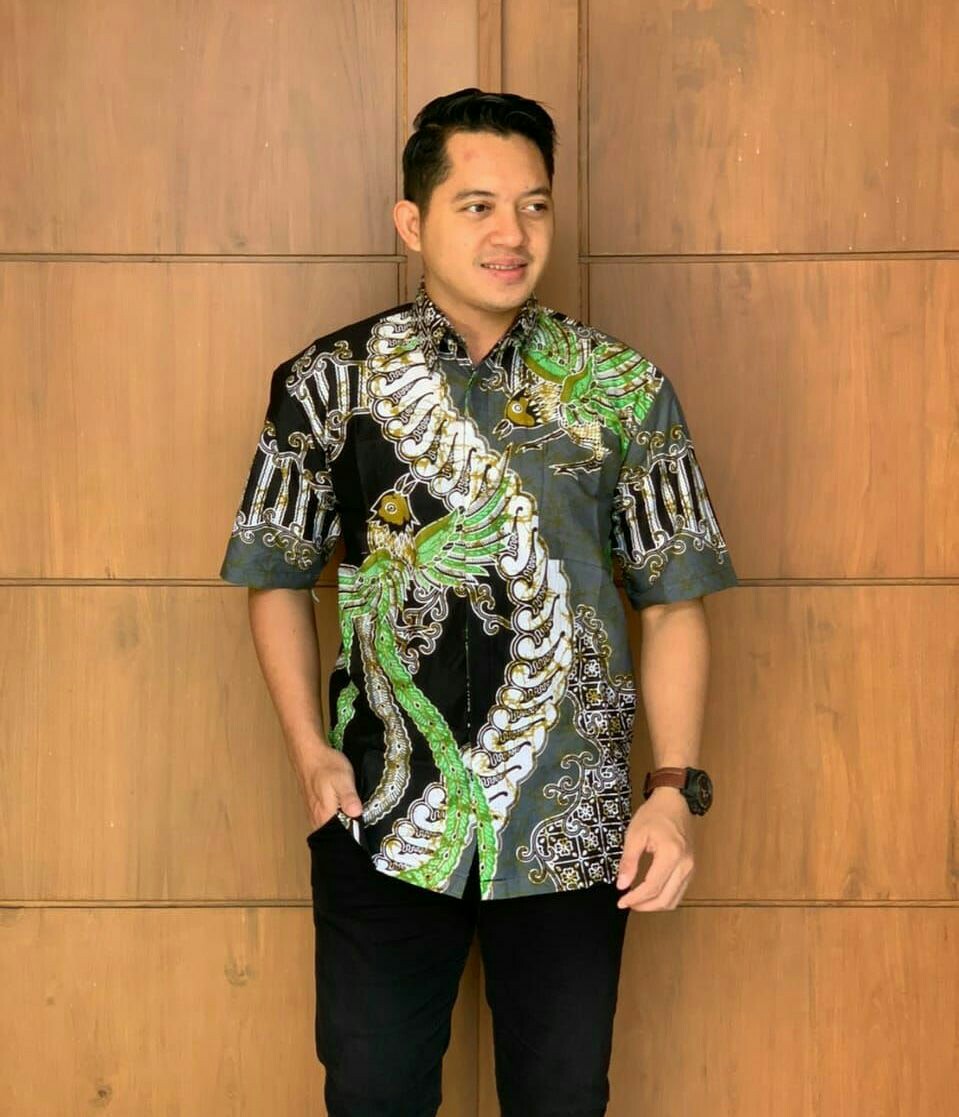 Kemeja Batik Bahu Pendek Motif Wayang Semar Mesem