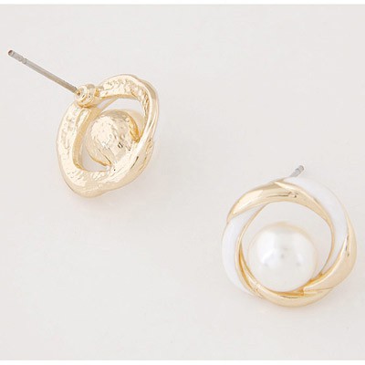 LRC Anting Tusuk Exquisite Color Pearl Decorated Simple Design Alloy Stud Earrings A4011