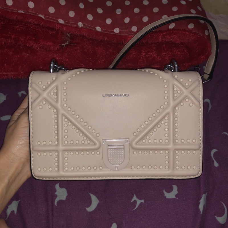 TAS ESSENTIALS URBAN&CO