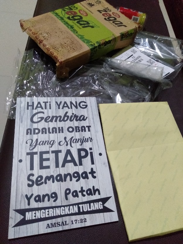 Hiasan Dinding Nasrani Poster Kutipan Ayat Amsal 17:22 Walldecor Kristen Katolik